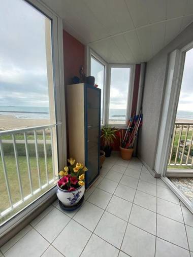 Appartement de 3 chambres a Le cap D'Agde a 50 m de la plage avec vue sur la mer piscine partagee et jardin clos