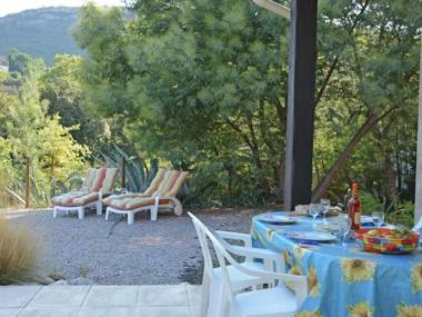Spacious Holiday Home near River in Le Boulou