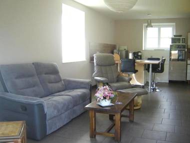 Maison de 2 chambres avec jardin clos et wifi a La Vineuse