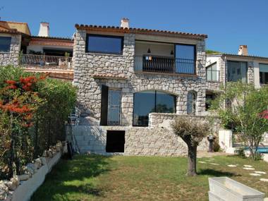 Classy Apartment in La Turbie with Fenced Garden