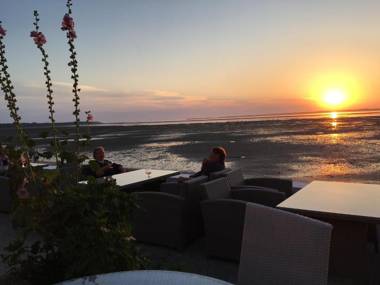 Beach Hotel - Le Grand Chalet