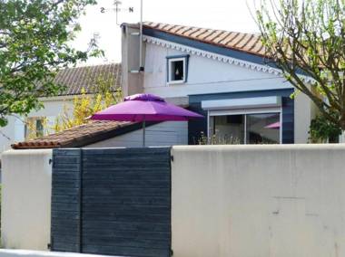 Maison de 2 chambres avec jardin clos et wifi a La Rochelle