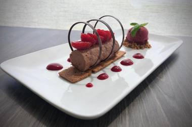 -- Hotel & Restaurant -- LES MOUETTES ----- Larmor Plage - Proche de LORIENT