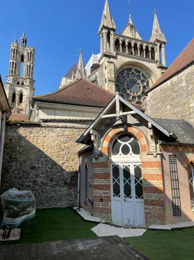 Les Hôtes d’Eloise