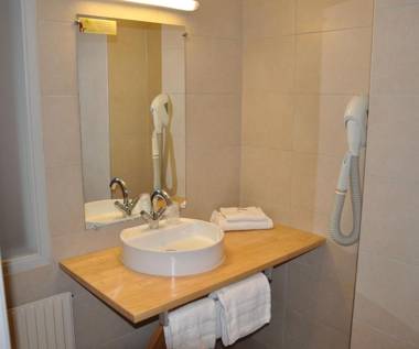 Le Clos Du Pontic Logis et Cit'Hotel