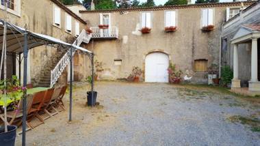 Maison de 4 chambres avec piscine partagee et wifi a Lagrasse