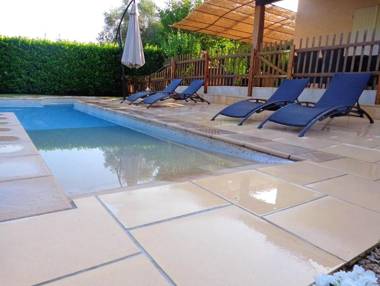 Villa de 4 chambres avec piscine privee terrasse amenagee et wifi a La Gaude a 8 km de la plage