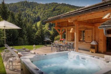 Chalet Hollygotty - OVO Network