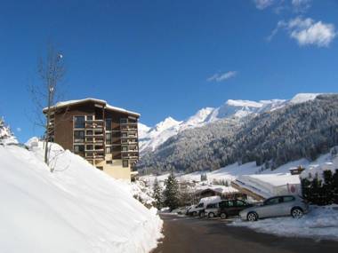 Ours blanc 1 studio avec vue