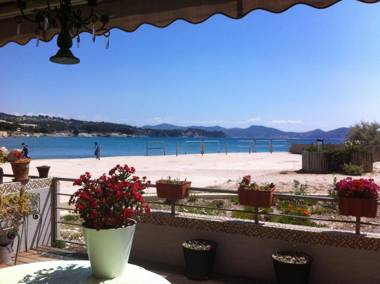 Appartement d'une chambre a La Ciotat a 10 m de la plage avec vue sur la mer terrasse amenagee et wifi