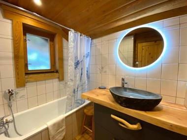 LE GRAND CERF Chalet en rondins