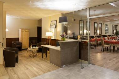 Logis Hotel Les Cedres