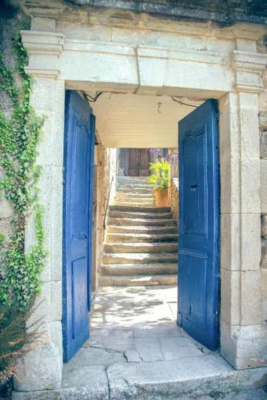 Chambres d'Hôtes et Gîtes Le Mas Bleu & Spa Resort