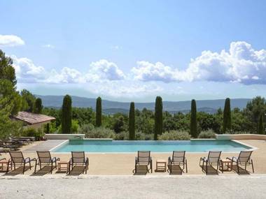 Le Jas de Joucas Hôtel-Restaurant