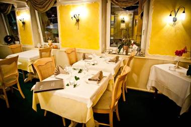 Logis Hotel Aux Comtes De Hanau