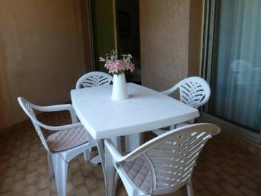 Appartement Hyères 2 pièces 4 personnes - FR-1-335-79