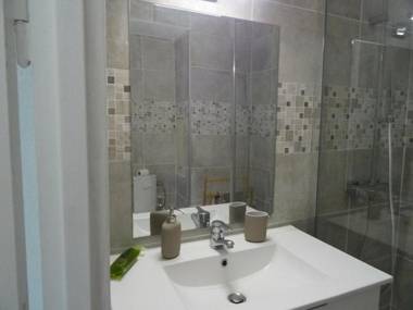 Studio Hyères 1 pièce 2 personnes - FR-1-335-131