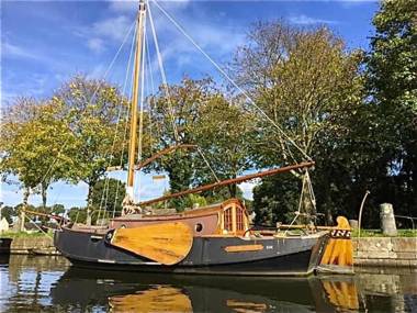 Ille Flottante hébergements insolites sur le canal