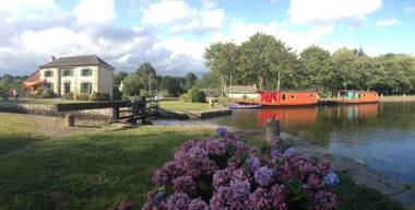 Ille Flottante hébergements insolites sur le canal