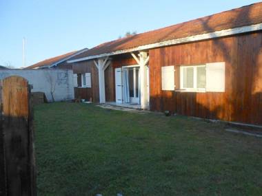 Maison de 2 chambres avec jardin clos et wifi a Gujan Mestras a 3 km de la plage