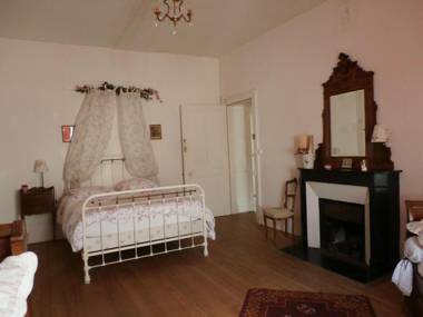 cottage in a town house in the centre of Gray