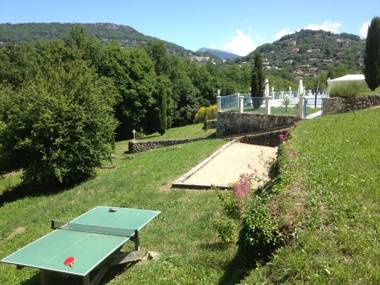 B&B with charm quiet kitchen sw pool.