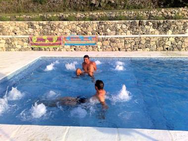 B&B with charm quiet kitchen sw pool.