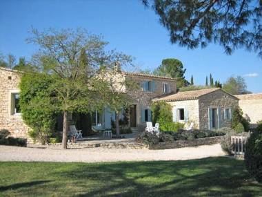Modern Mansion in Gordes with Swimming Pool