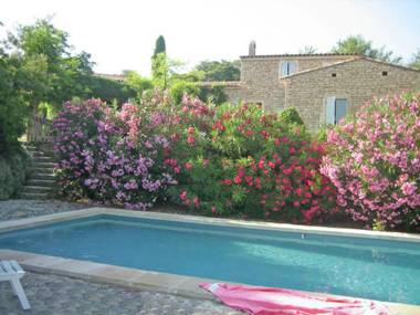Modern Mansion in Gordes with Swimming Pool