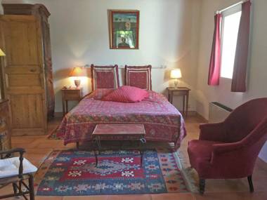 Modern Mansion in Gordes with Swimming Pool