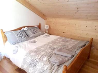 Chalet de 3 chambres avec jacuzzi jardin amenage et wifi a Xonrupt Longemer a 5 km des pistes