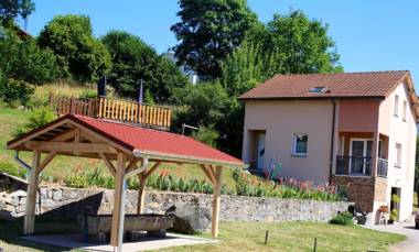 Maison de 4 chambres avec vue sur le lac jardin amenage et wifi a Gerardmer a 1 km des pistes