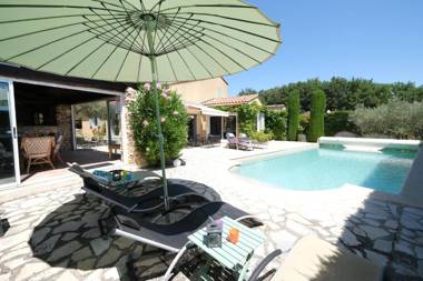 Très agréable Location de Vacances avec Piscine Privée chauffée dans le Luberon située en campagne de Gargas proche de Roussillon 8 personnes LS2-15 LOU CLASSI