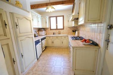 Très agréable Location de Vacances avec Piscine Privée chauffée dans le Luberon située en campagne de Gargas proche de Roussillon 8 personnes LS2-15 LOU CLASSI