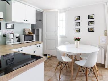 Magnificent Villa in Gargas with Private Swimming Pool