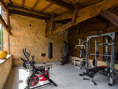 Lovely Holiday Home in Aquitaine with Private Swimming Pool