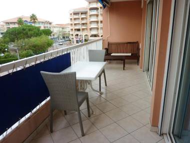 Appartement d'une chambre avec vue sur la mer balcon et wifi a Frejus
