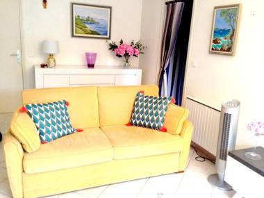 Appartement d'une chambre avec vue sur la mer balcon et wifi a Frejus