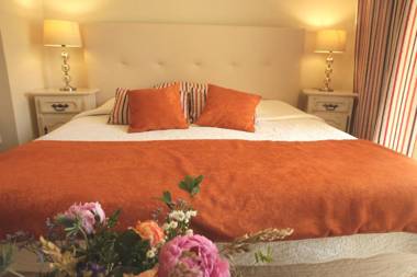 Studio avec piscine partagee jardin clos et wifi a Forcalquier