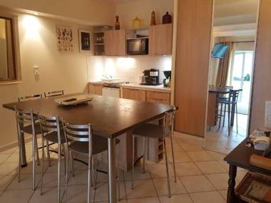 Appartement d'une chambre avec piscine partagee jardin clos et wifi a Forcalquier