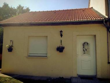 Gîte Étain 2 pièces 2 personnes - FR-1-585-3