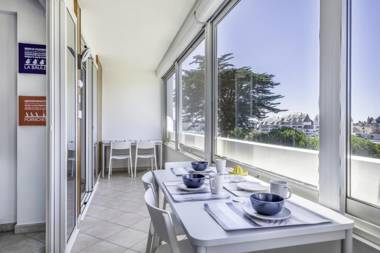 Séjour à 4 ou 6 avec vue sur la marina