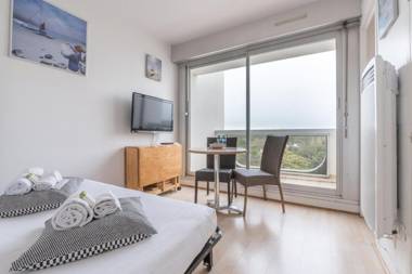 Cosy studio les pieds dans le sable