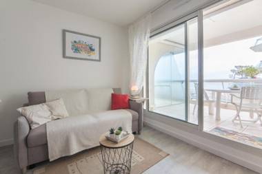 Studio vue mer avec grande terrasse