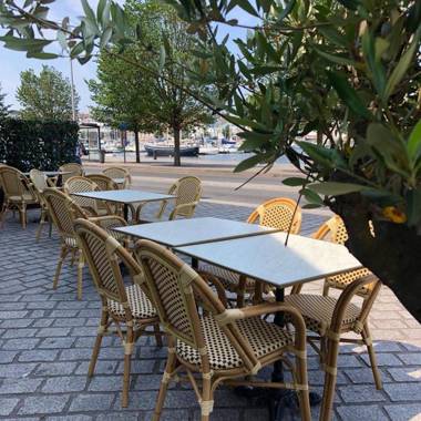 Aux waterzooi Hotel Merveilleux cote port