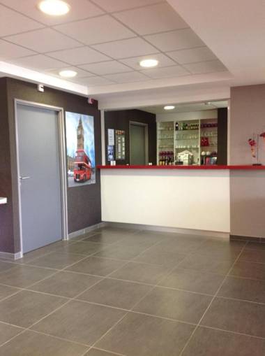 The Originals City Hôtel des Lys Dreux (Inter-Hotel)