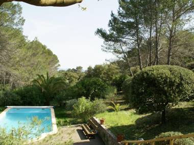 Lush Holiday Home in Draguignan with Private Garden