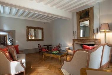 La Cour Berbisey - Les Collectionneurs