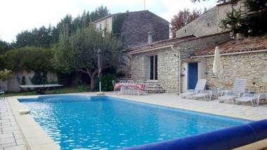 Villa de 2 chambres avec piscine privee jardin clos et wifi a Dauphin