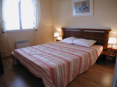 Spacious villa with a private pool on a golf course in Loire